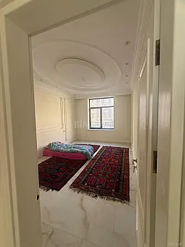 Satılır 5 otaqlı mənzil 200 m²