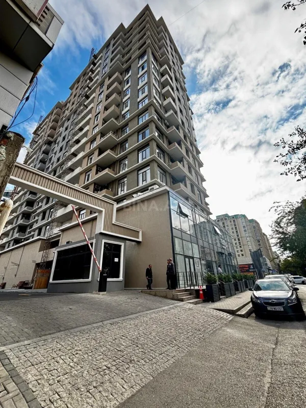 Satılır 3 otaqlı mənzil 117 m²