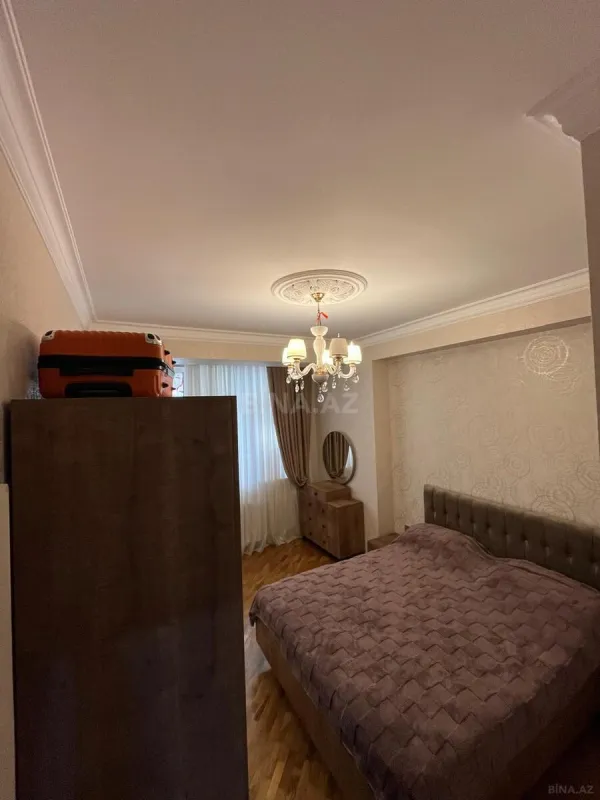 Satılır 3 otaqlı mənzil 93 m²