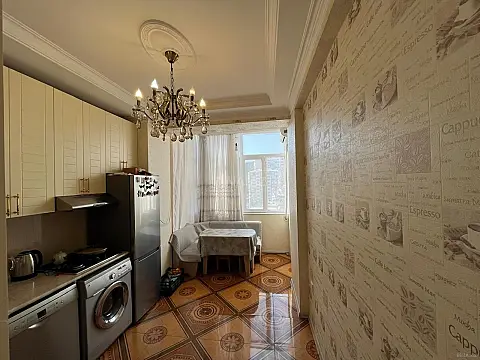 Satılır 3 otaqlı mənzil 93 m²