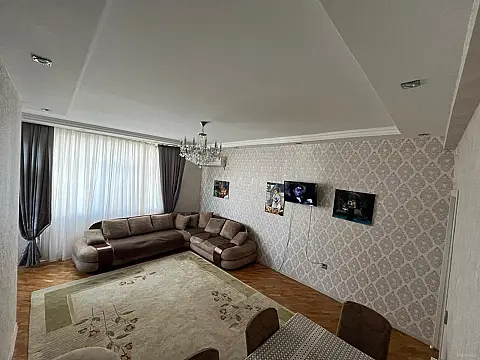 Satılır 3 otaqlı mənzil 93 m² — Bakı, Memar Əcəmi yanı 3 otaq 93.00 m²