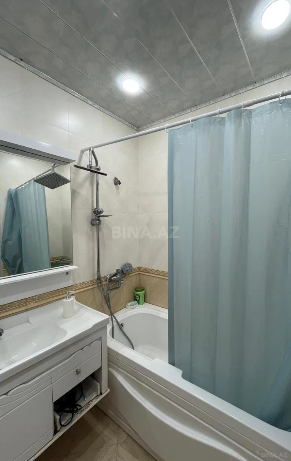 Satılır 3 otaqlı mənzil 93 m²