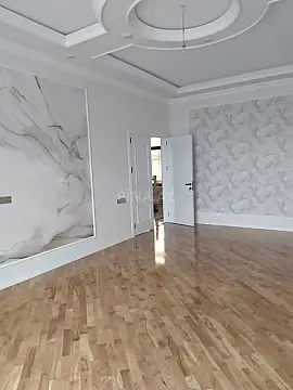 Satılır 5 otaqlı həyət evi 330 m²
