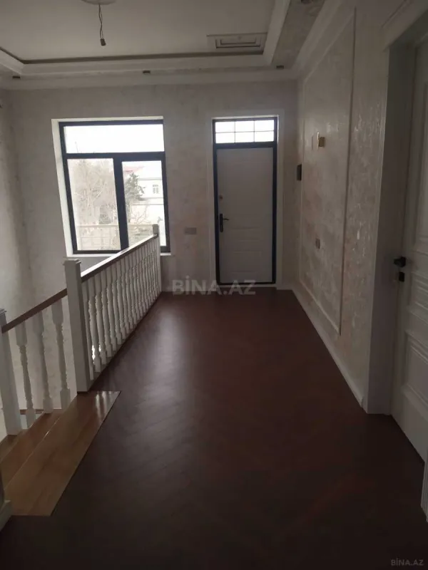 Satılır 5 otaqlı həyət evi 330 m²