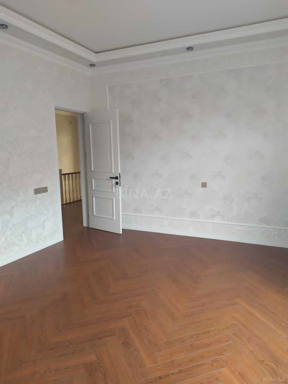 Satılır 5 otaqlı həyət evi 330 m²