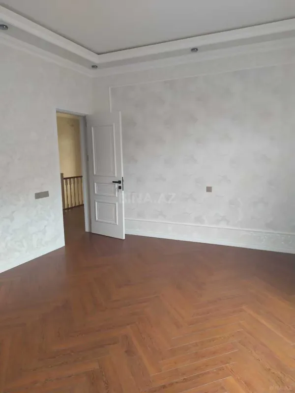 Satılır 5 otaqlı həyət evi 330 m²