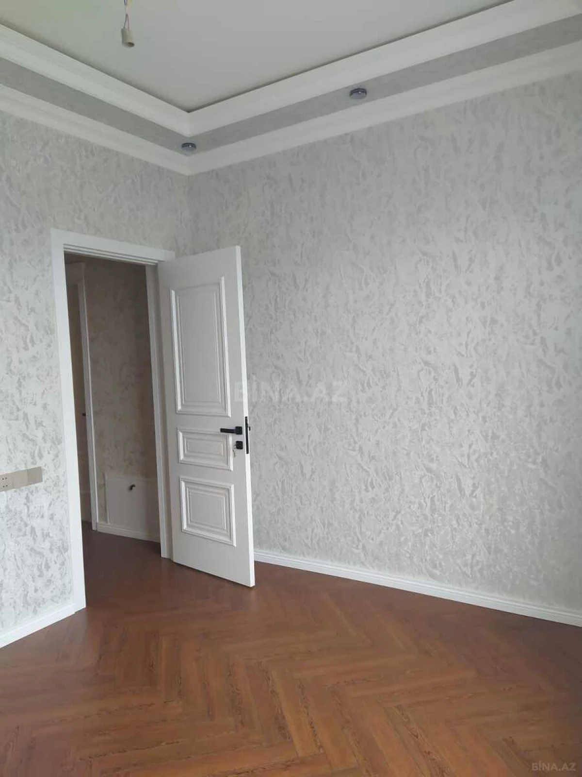 Satılır 5 otaqlı həyət evi 330 m²