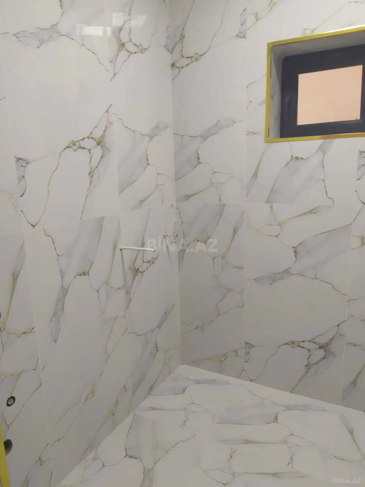 Satılır 5 otaqlı həyət evi 330 m²