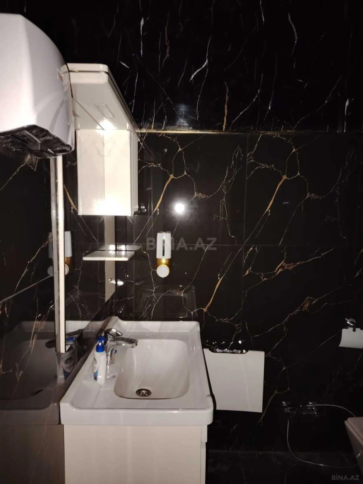 Kirayə verilir obyekt 300 m²