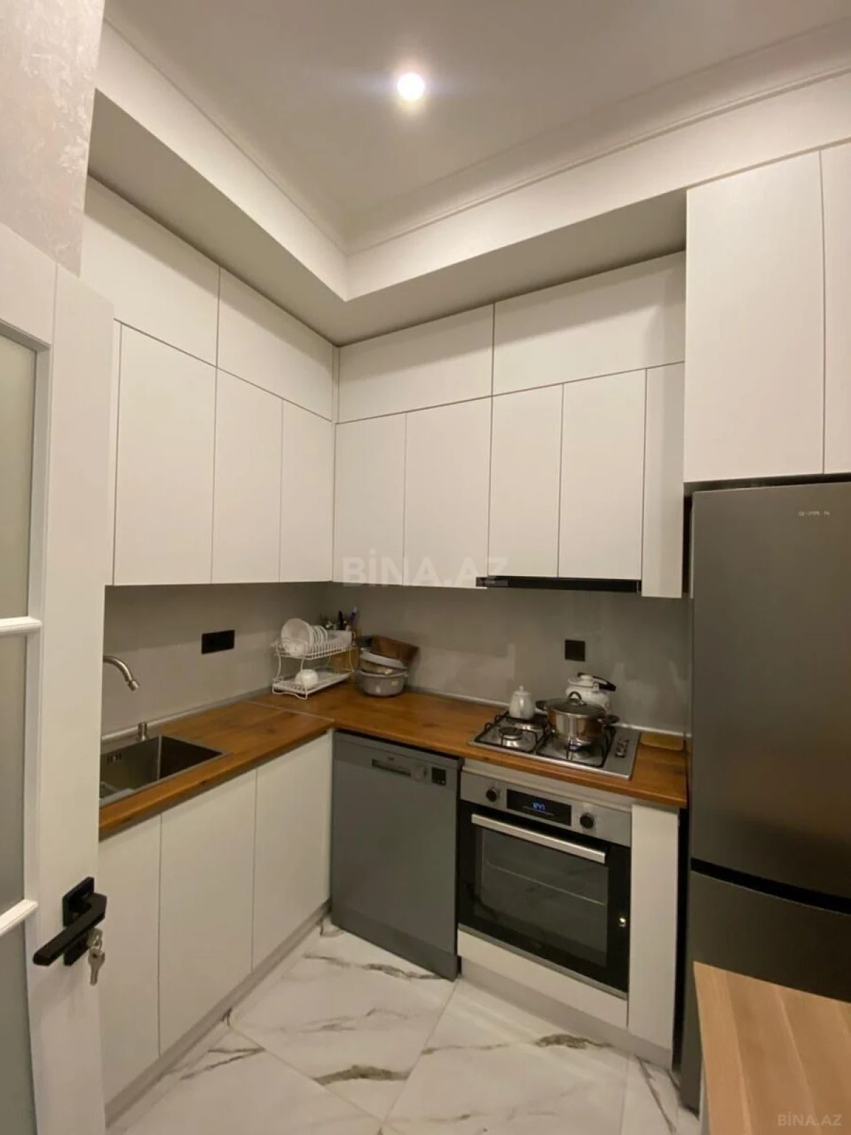 Satılır 2 otaqlı mənzil 75 m²