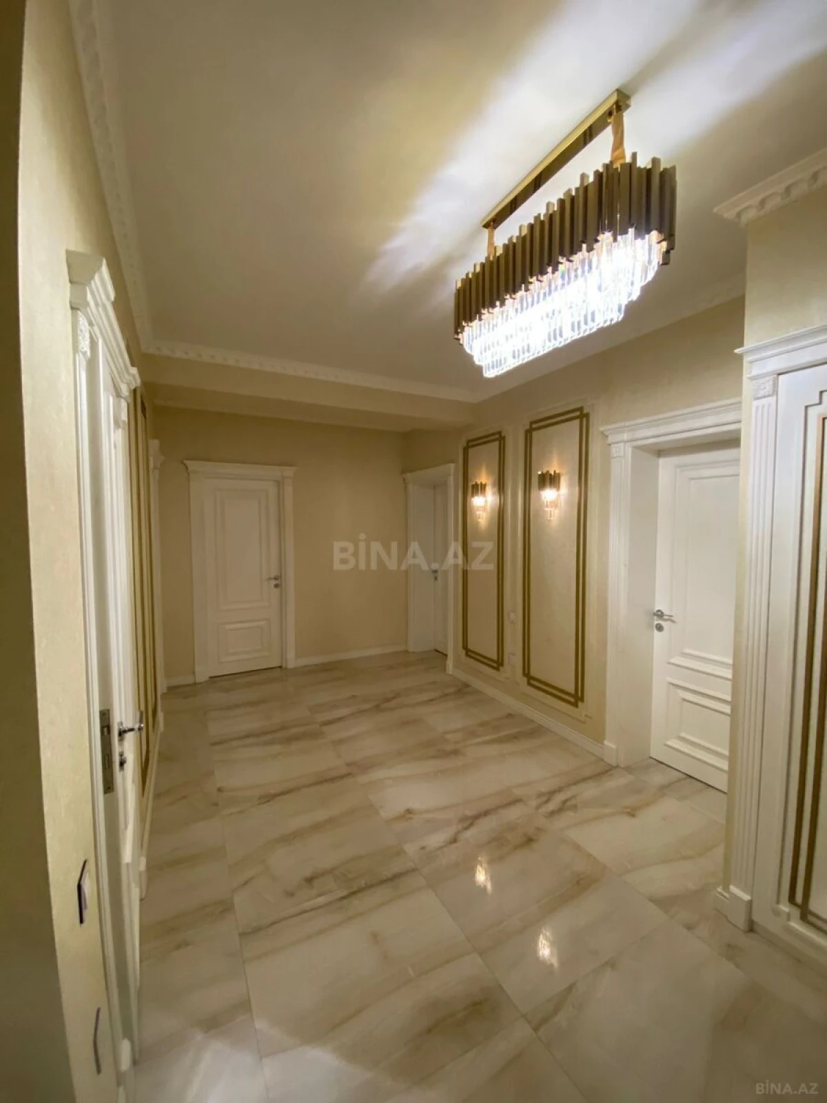 Satılır 3 otaqlı mənzil 125 m²