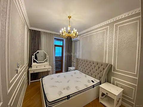 Satılır 3 otaqlı mənzil 125 m²