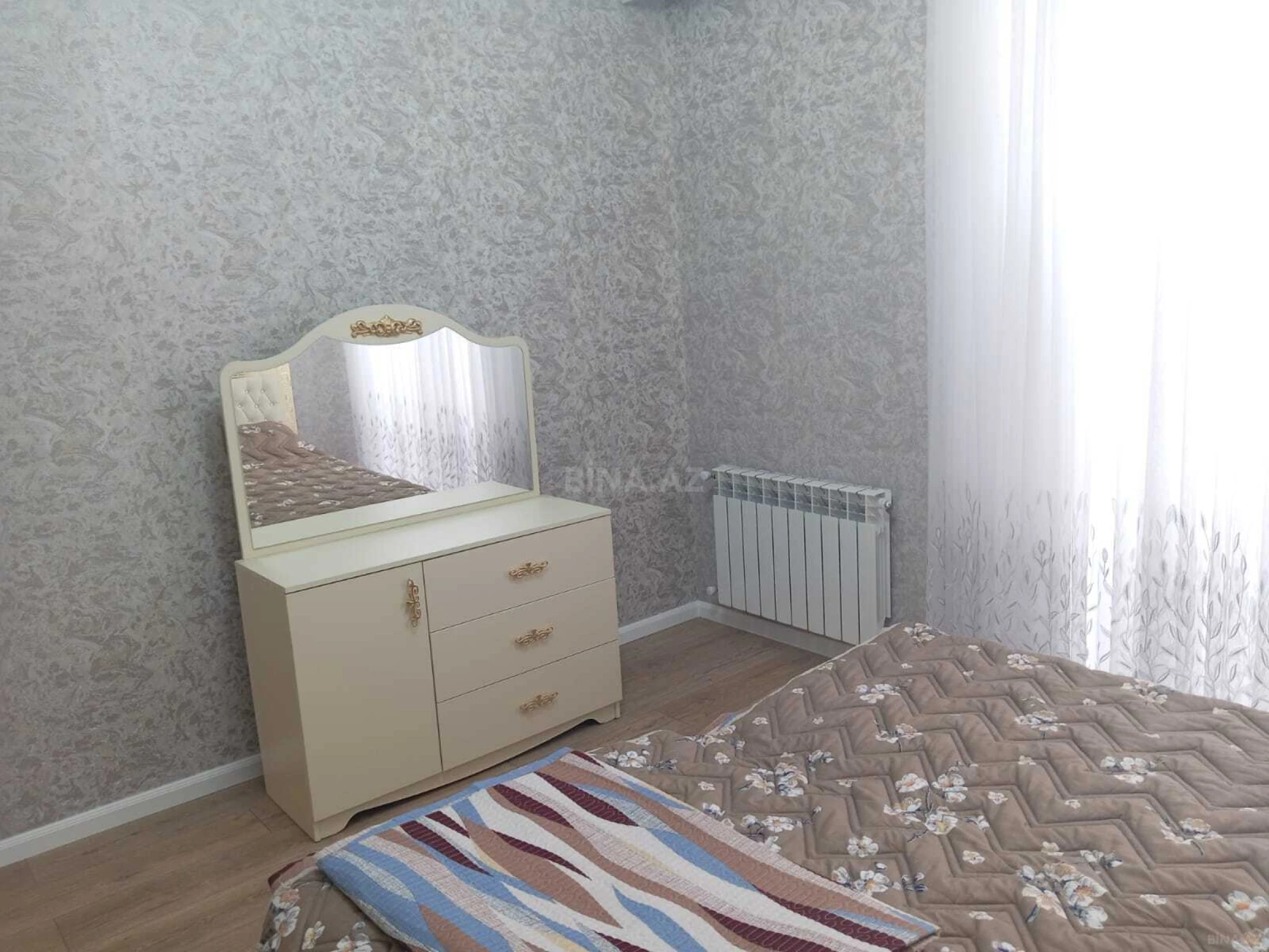 Kirayə verilir 3 otaqlı mənzil 135 m²