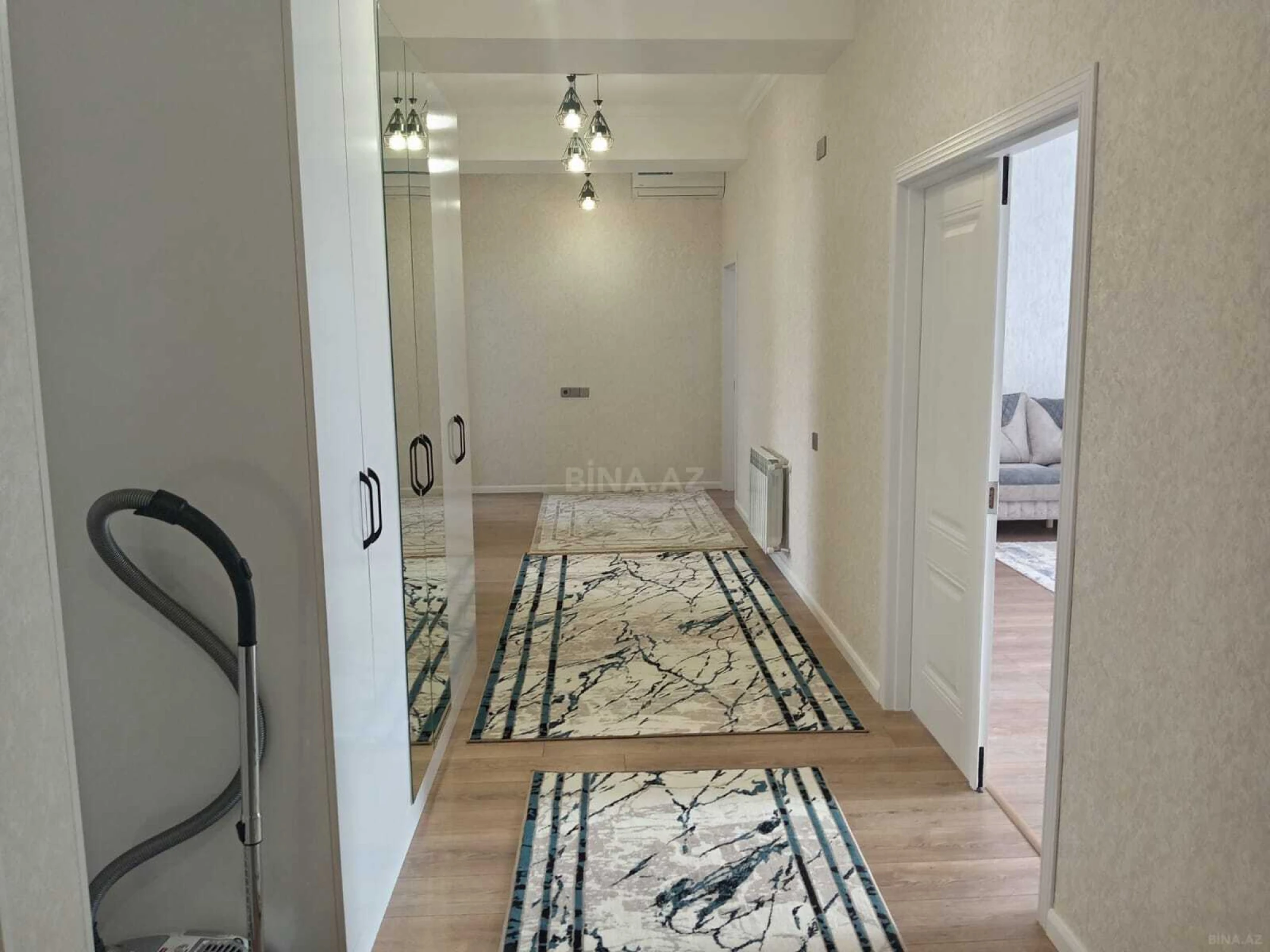 Kirayə verilir 3 otaqlı mənzil 135 m²