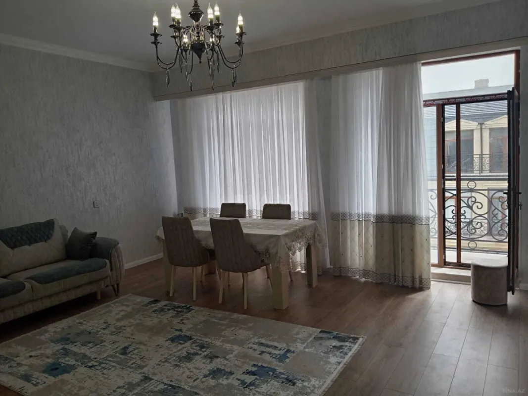 Kirayə verilir 3 otaqlı mənzil 135 m²