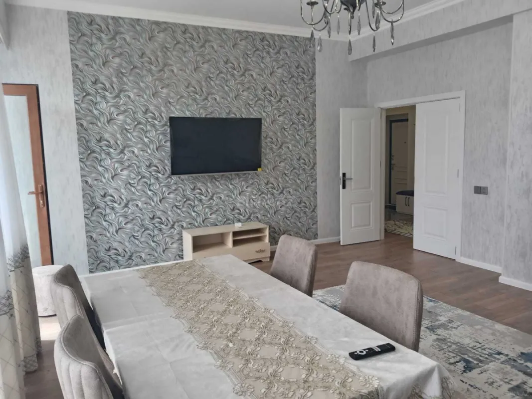 Kirayə verilir 3 otaqlı mənzil 135 m²