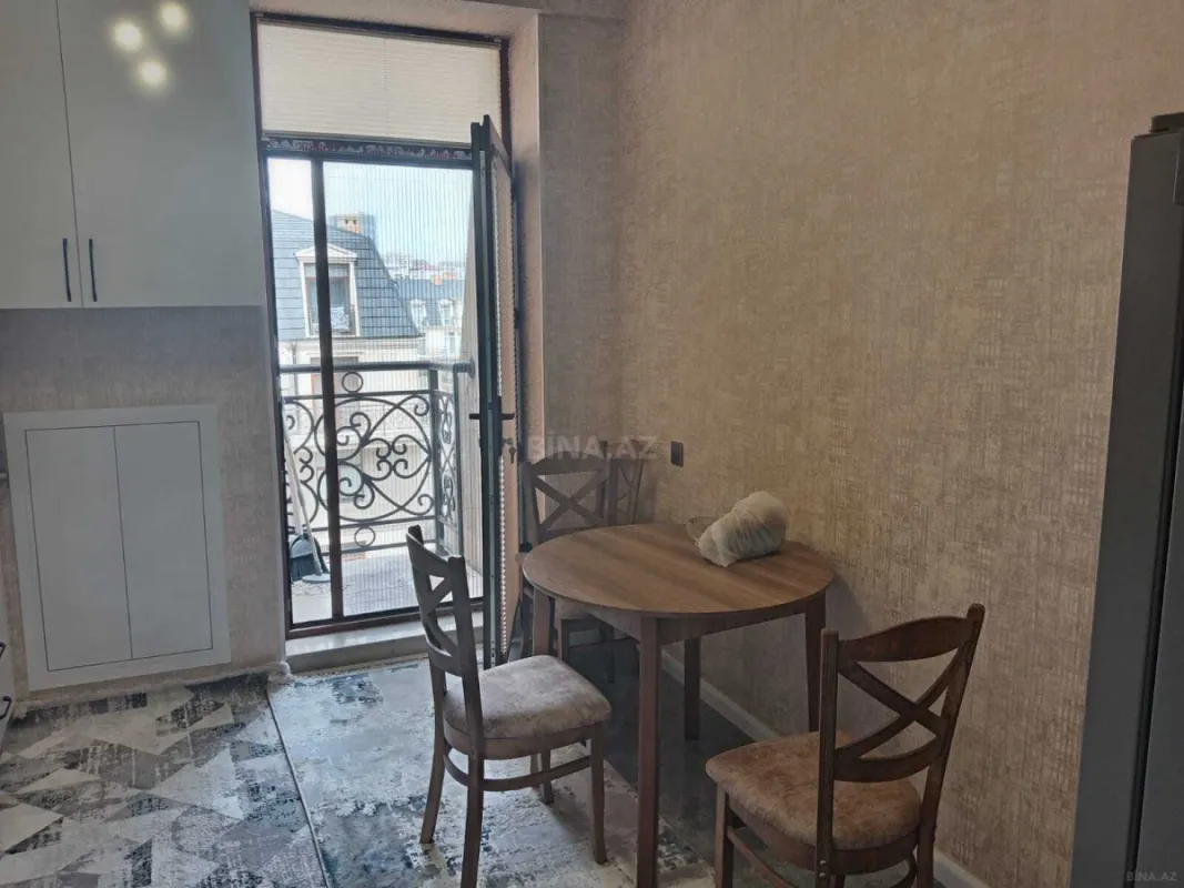 Kirayə verilir 3 otaqlı mənzil 135 m²