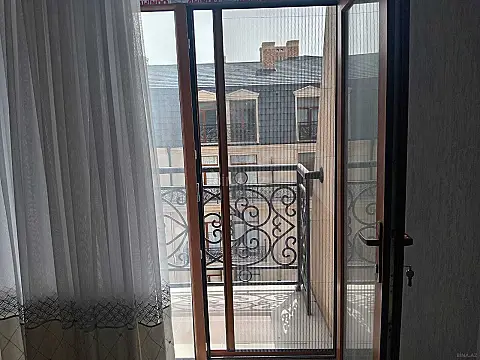 Kirayə verilir 3 otaqlı mənzil 135 m²