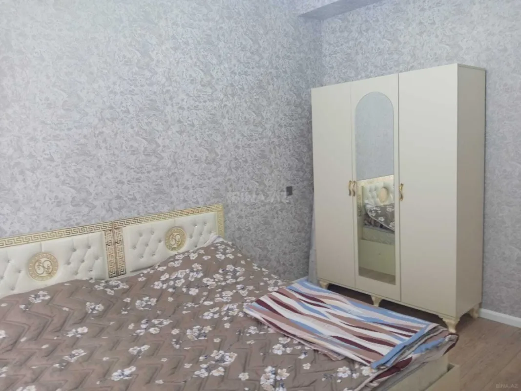 Kirayə verilir 3 otaqlı mənzil 135 m²