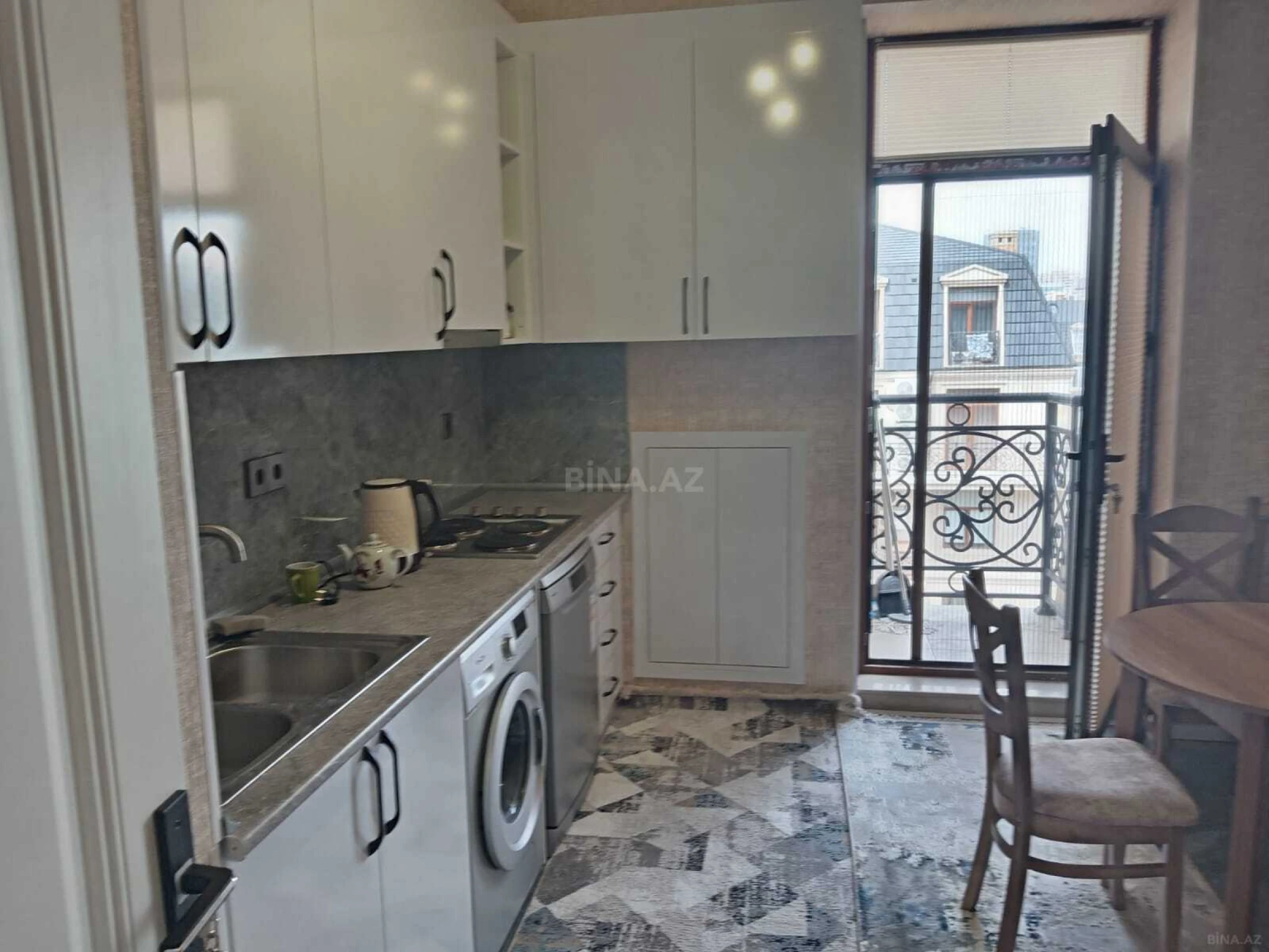 Kirayə verilir 3 otaqlı mənzil 135 m²