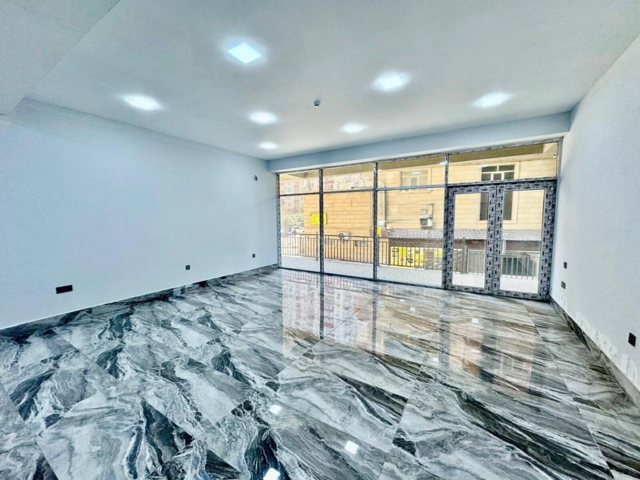 Kirayə verilir obyekt 190 m²