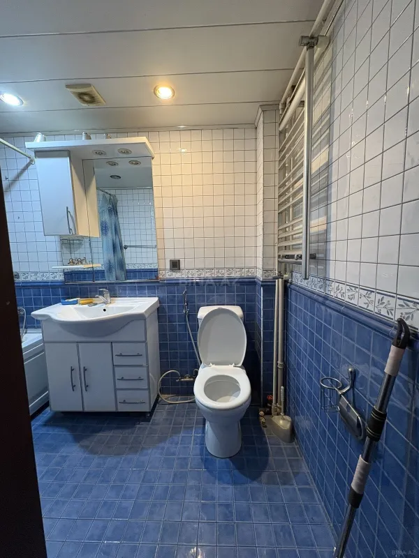 Satılır 4 otaqlı mənzil 120 m²