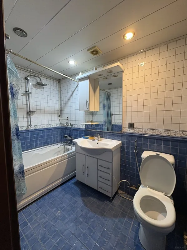 Satılır 4 otaqlı mənzil 120 m²