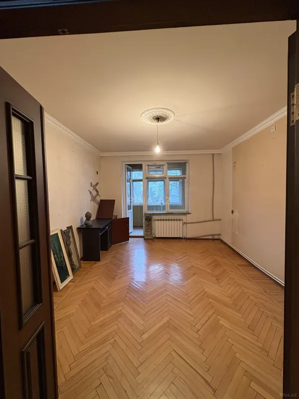 Satılır 4 otaqlı mənzil 120 m²