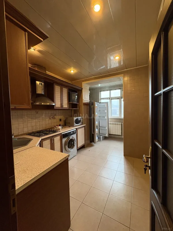 Satılır 4 otaqlı mənzil 120 m²