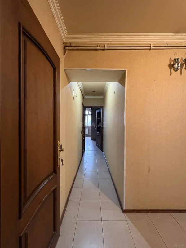 Satılır 4 otaqlı mənzil 120 m²
