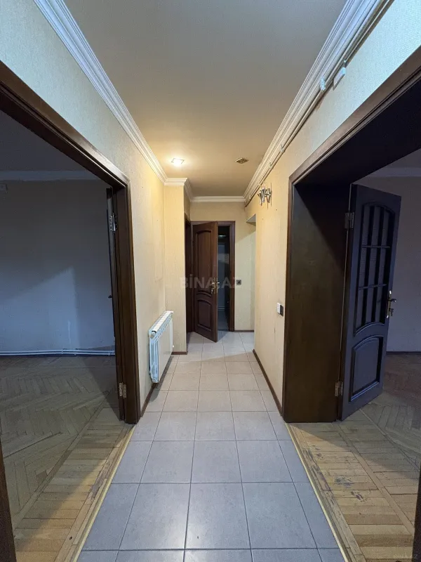 Satılır 4 otaqlı mənzil 120 m²