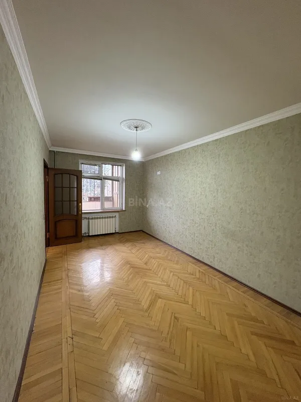Satılır 4 otaqlı mənzil 120 m²