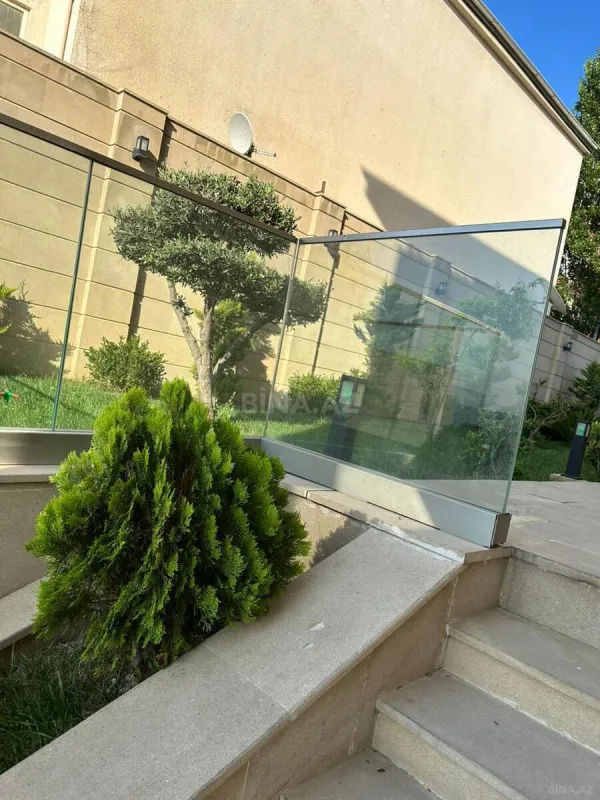 Satılır 10 otaqlı həyət evi 1000 m²