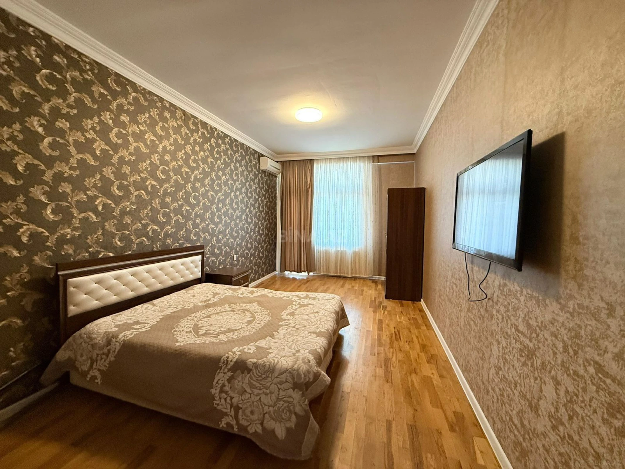 Satılır 3 otaqlı mənzil 120 m²