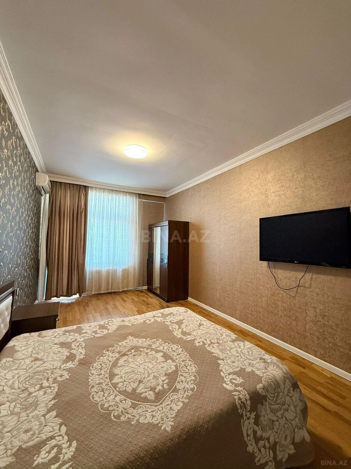 Satılır 3 otaqlı mənzil 120 m²