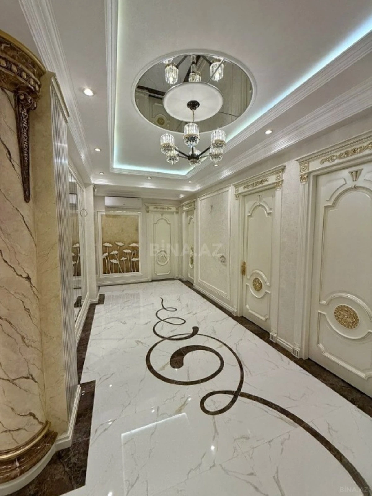 Satılır 4 otaqlı mənzil 165 m²