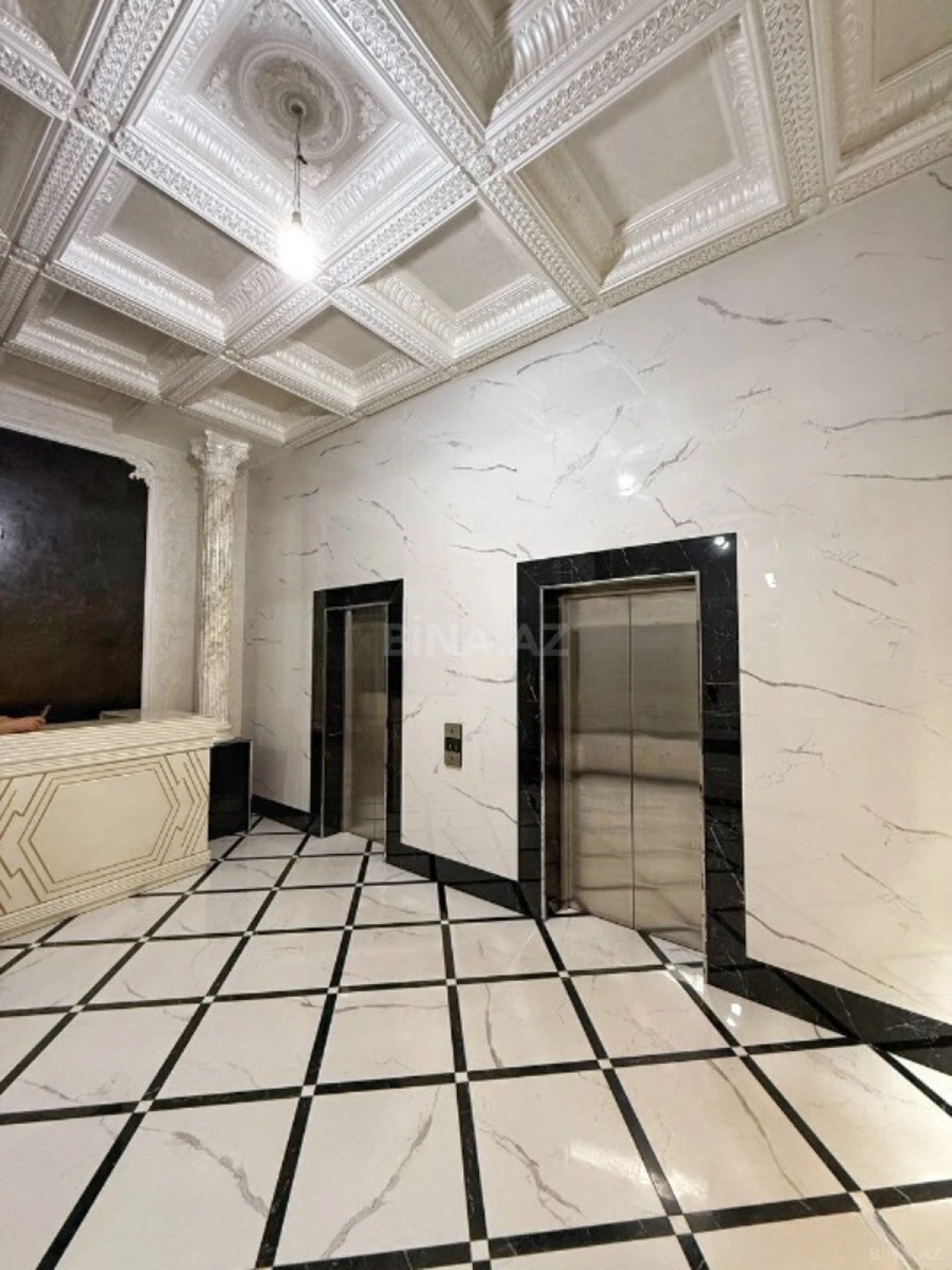 Satılır 4 otaqlı mənzil 165 m²