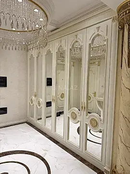 Satılır 4 otaqlı mənzil 165 m²