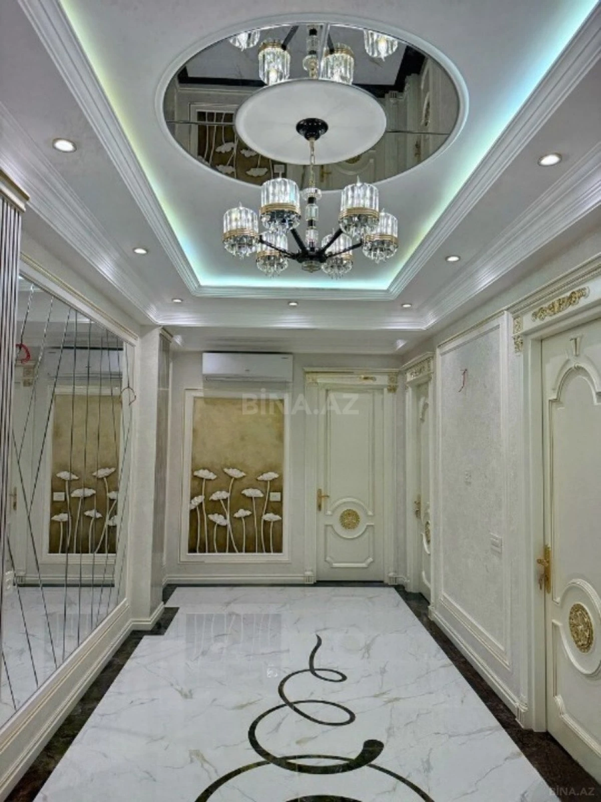 Satılır 4 otaqlı mənzil 165 m²