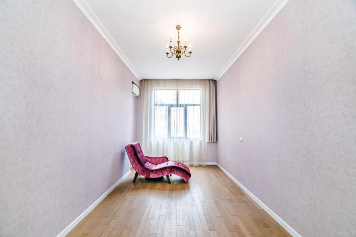Satılır 3 otaqlı mənzil 155 m²