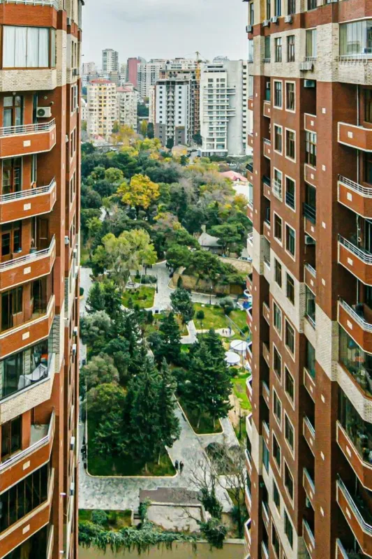 Satılır 3 otaqlı mənzil 155 m²