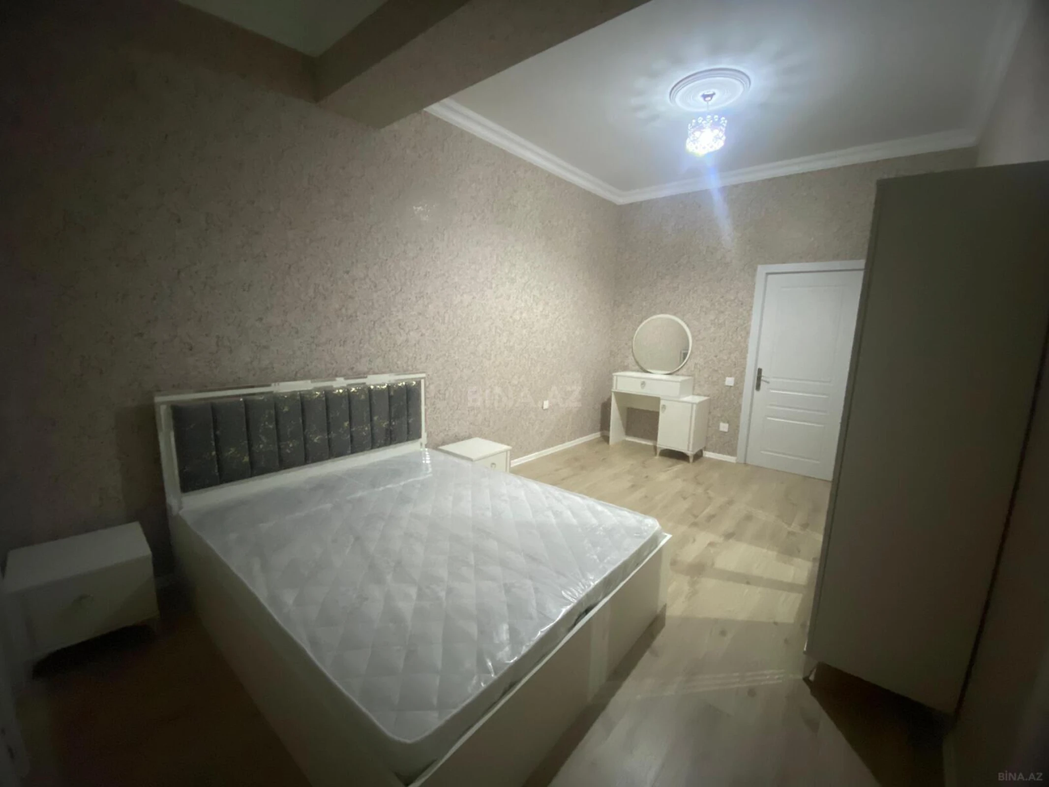 Kirayə verilir 2 otaqlı mənzil 95 m²
