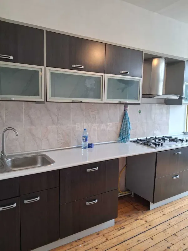 Kirayə verilir 2 otaqlı mənzil 86 m²