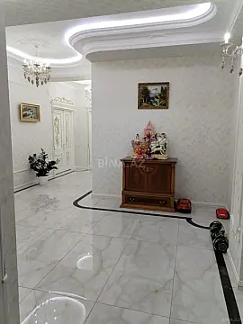 Satılır 3 otaqlı mənzil 143 m²