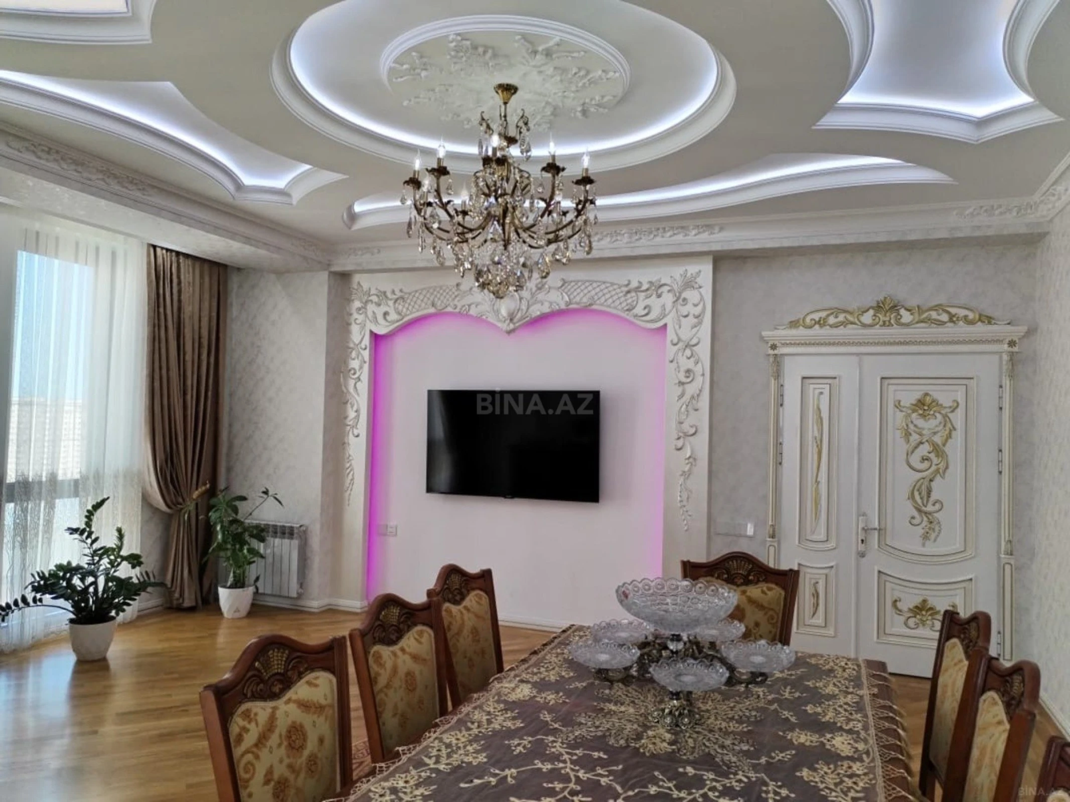 Satılır 3 otaqlı mənzil 143 m²