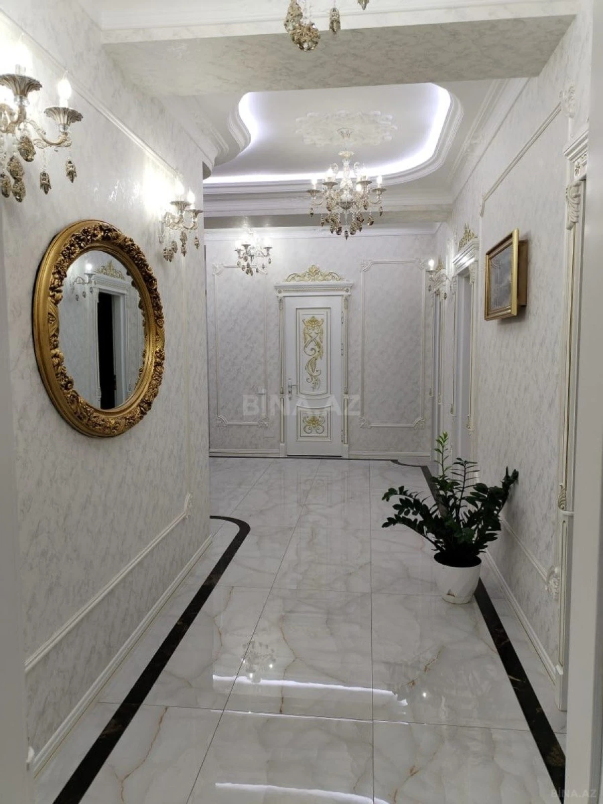 Satılır 3 otaqlı mənzil 143 m²