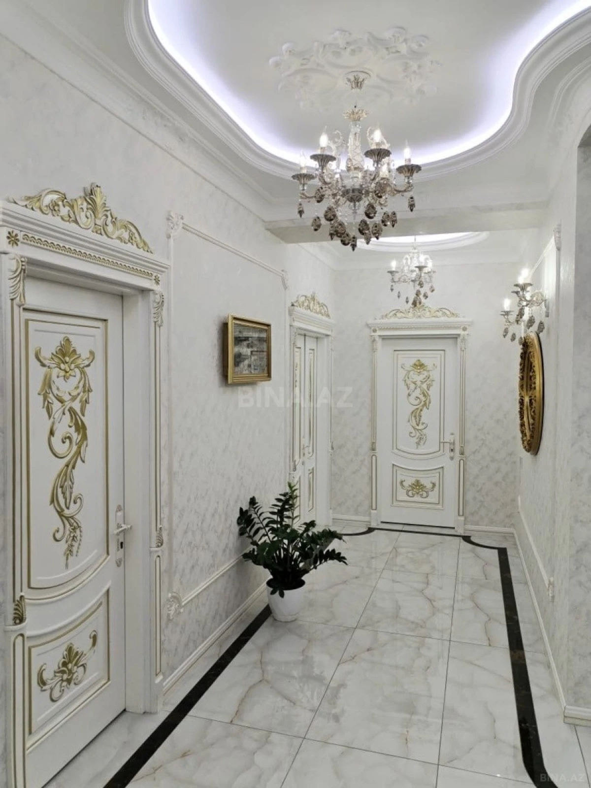 Satılır 3 otaqlı mənzil 143 m²