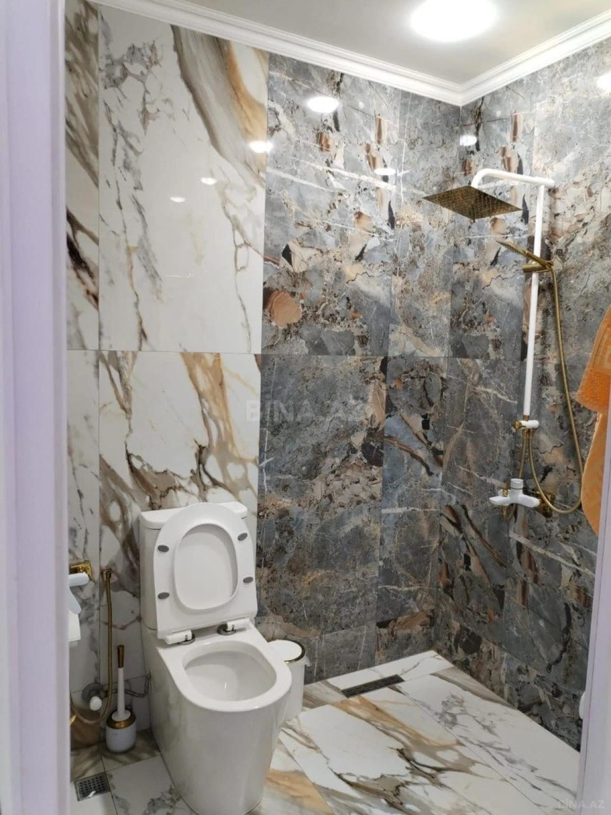 Satılır 3 otaqlı mənzil 143 m²