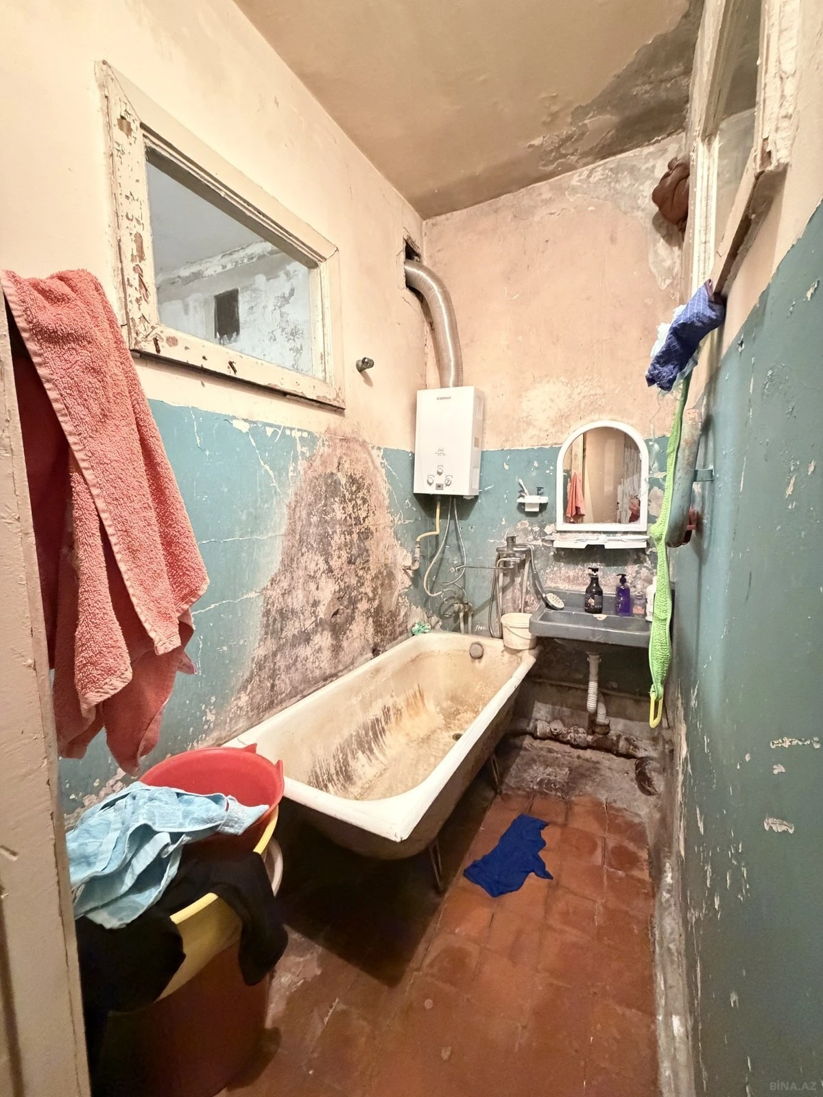 Satılır 4 otaqlı mənzil 102 m²