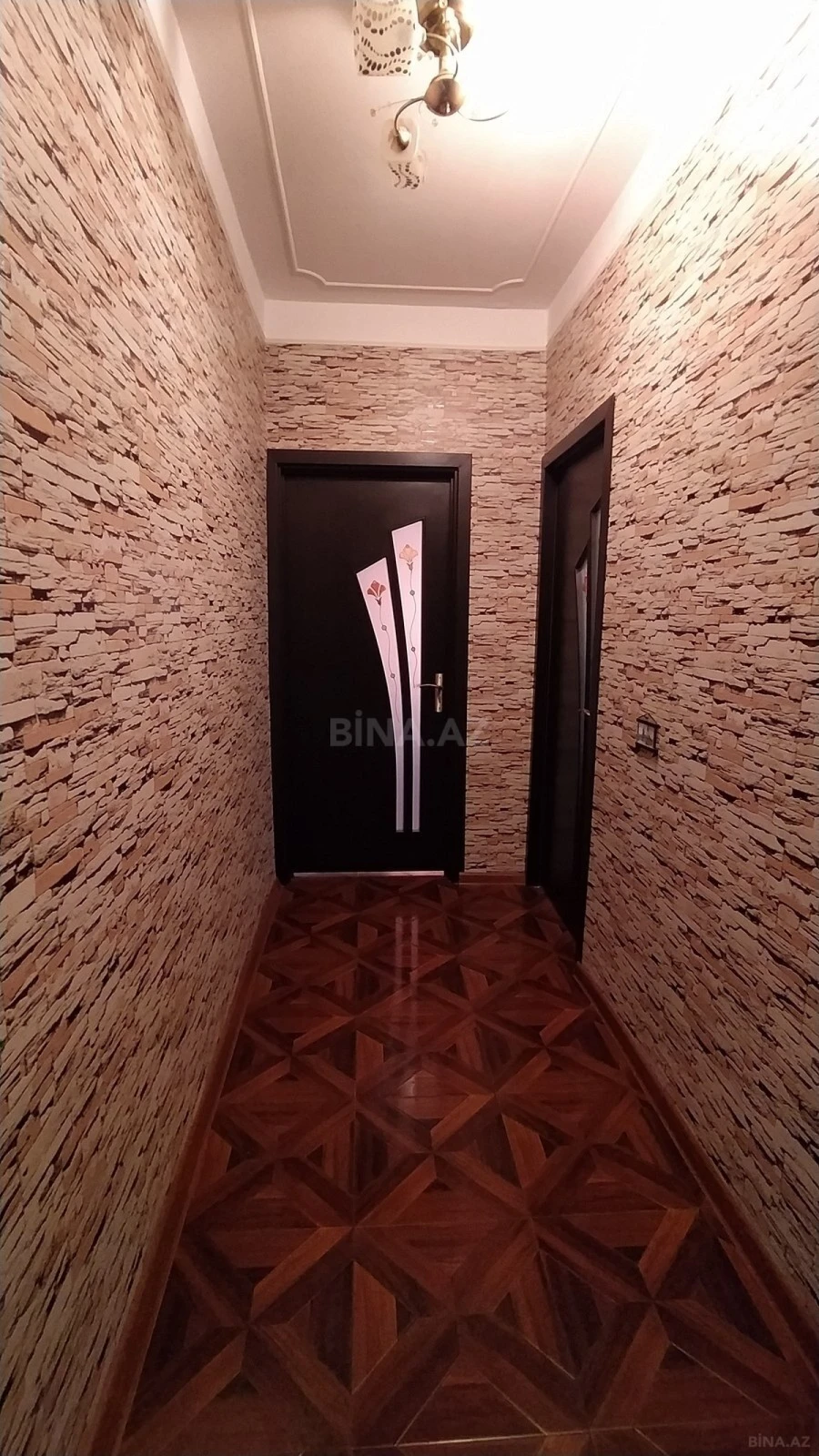 Satılır 2 otaqlı mənzil 63 m²